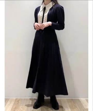 [WEB 한정판] 블라우스 칼라 도킹 니트 원피스