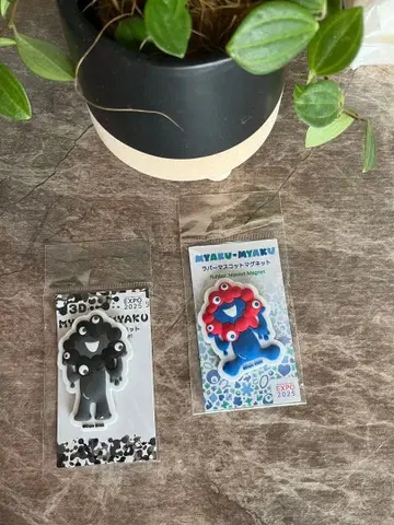 미야쿠미야쿠 러버 마스코트 마그넷 컬러 x 3D 흑백 세트