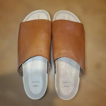 Hender Scheme 브라운 샌들