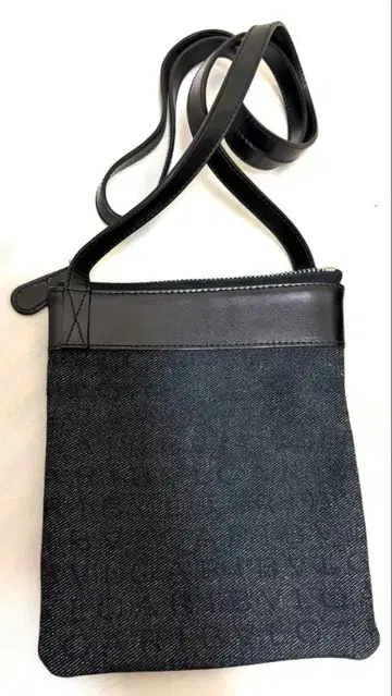 불가리 로고마니아 캔버스 사코슈 숄더백 상태 양호