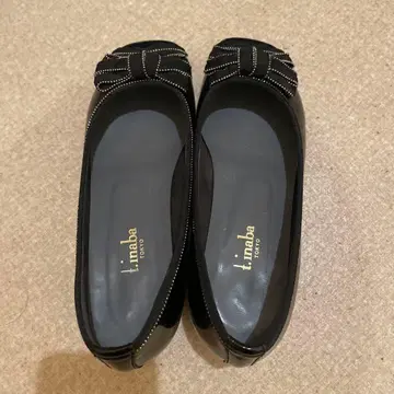 linaba 블랙 리본 포함 로우힐 펌프스