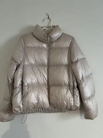 UNIQLO 울트라 라이트 다운 M 베이지