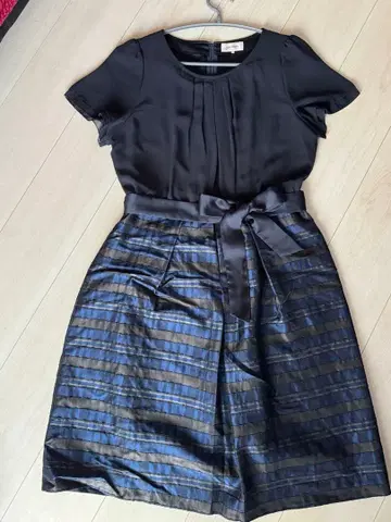 Aylesbury 반팔 원피스