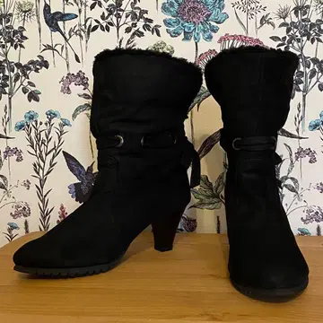 미사용급 토끼야 2way 내 보아 숏부츠 23cm 3E 블랙