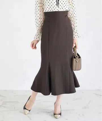 새상품 tocco 허리 뒷 리본 포함 머메이드 스커트