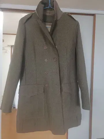 이탈리아제 jejia 올리브 그린 더블 브레스트 코트 사이즈 40