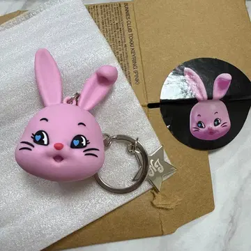 NewJeans BUNNIES CLUB TOKKI KEYRING 핑크