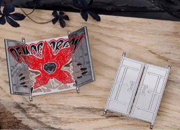 코믹콘 한정판 기묘한 이야기 데모고르곤 기믹 포함 핀즈