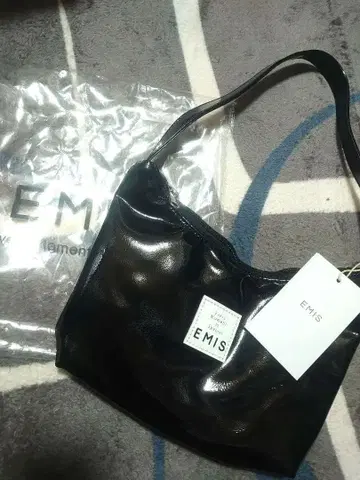 새상품 에미스 emis 이미스 에나멜 보보 백 블랙