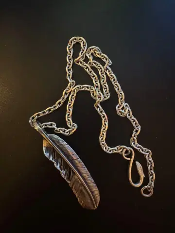 이글 후크 체인 달린 페더