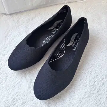 새상품급! 스케쳐스 니트 플랫 펌프스 메모리폼 블랙 23