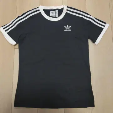 새상품 adidas 스트라이프 반팔 T셔츠 블랙