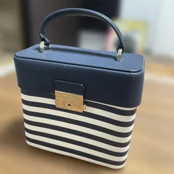 새상품급 kate spade 네이비 스트라이프 핸드백