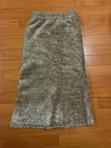 최종 가격 인하 미라 오웬 라메 니트 스트레이트 스커트