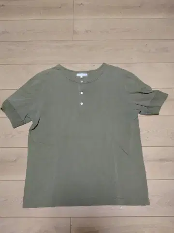 멜츠베슈바넨 헨리넥 T