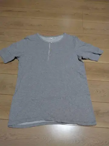 멜츠베슈바넨 헨리넥 T