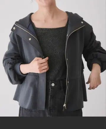 후드 부착 자켓 그레이 사이즈 전개 있음