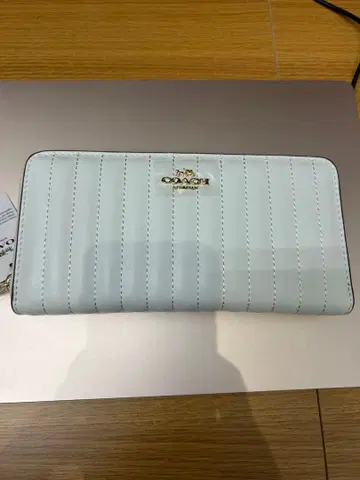 새상품급! 화이트 장지갑