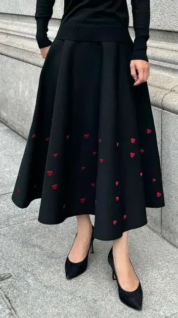 [ 미사용 새상품 ] JENNE 하트 자수 니트 스커트 블랙 S