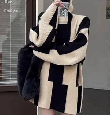 스트라이프 하이넥 루즈 니트 스웨터 원피스 상의