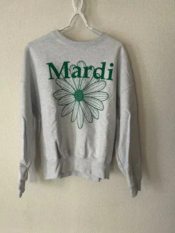 Mardi 꽃무늬 프린트 맨투맨 그레이