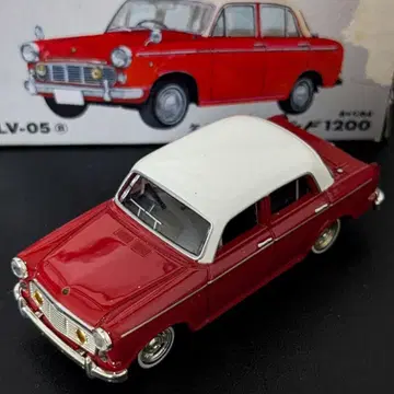 토미카 리미티드 빈티지 LV-05 닷선 블루버드 1200