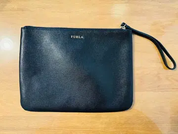 FURLA 블랙 클러치백 플랫 파우치