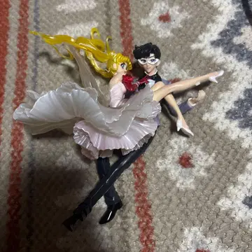 세일러문 턱시도 가면 피규어 정크제품