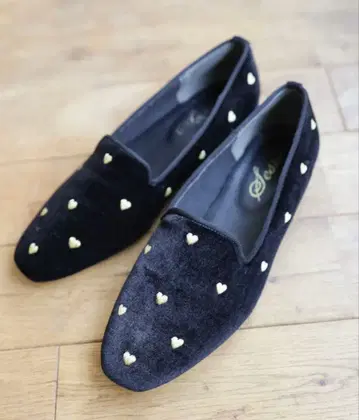 [ 미사용 새상품 ] 세스토 sesto 하트 자수 로퍼 펌프스 완판템