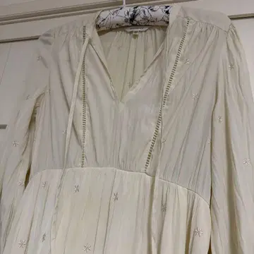 moussy 아이보리 꽃 자수 원피스