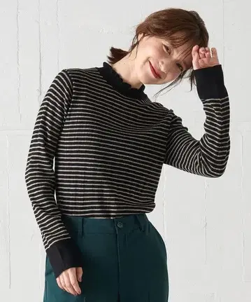 anyFam 세탁기 사용 가능/흡습 발열 프릴 넥 리브 니트