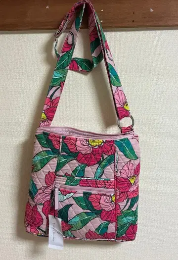 꽃무늬 퀼팅 숄더백