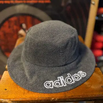 Y2K 아디다스 버킷햇 타월 원단 레어 컬러 고마시오