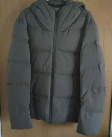 유니클로 심리스 다운 자켓