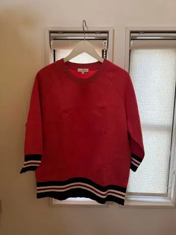 안야 힌드마치 스마일리 페이스 맨투맨