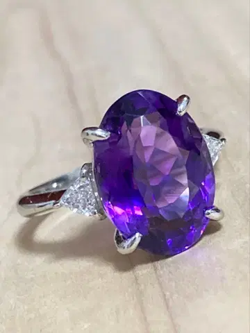 빅 사이즈의 아름다운 자수정 반지