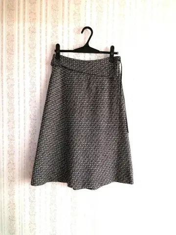 로이스크레용 스커트