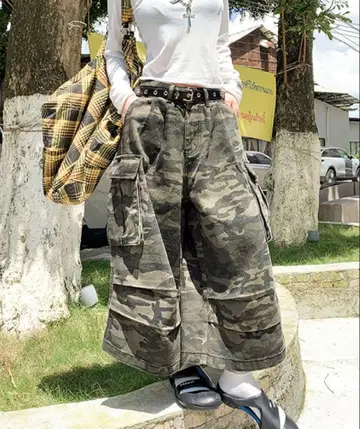 카모 패턴 와이드 레그 카고 팬츠