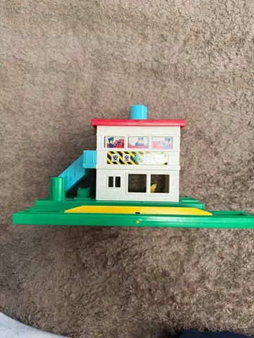 프라레일 신호소 건널목 신호기 풍경