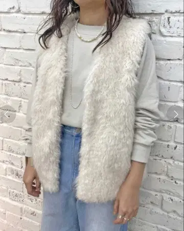 오메카시 퍼 베스트 화이트