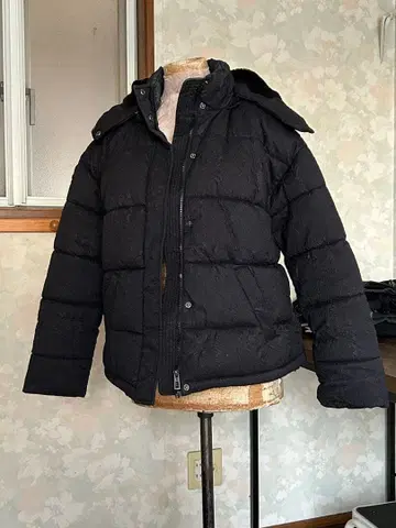 Desigual 블랙 다운 자켓 M