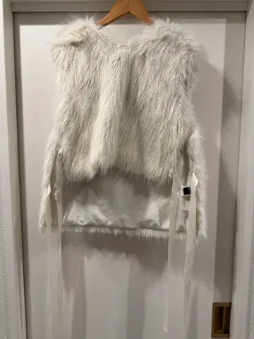 birthdaybash Side Ribbon Fur Gilet