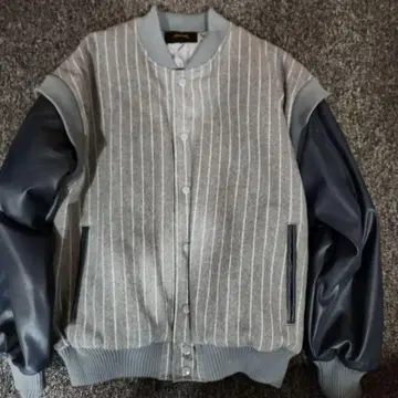 Hibeck 트라이프 패턴 바시티 자켓 그레이/네이비