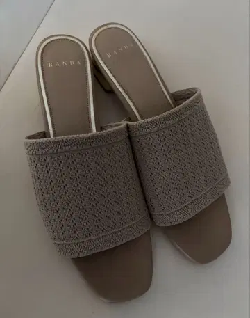 RANDA 샌들과 카고백