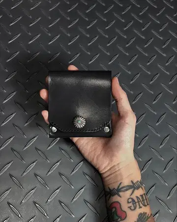 해적 지갑 도치기 가죽 플라워 콘초