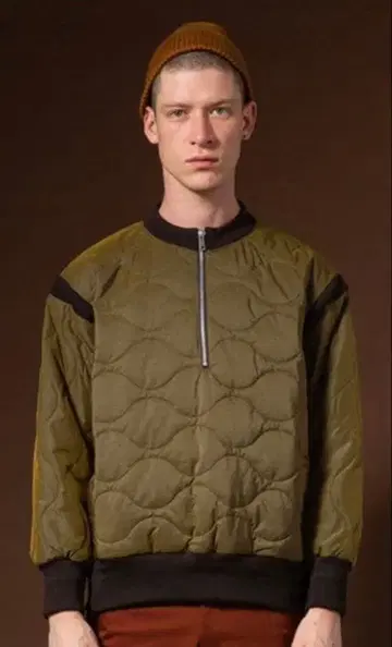 UNITEDTOKYO 신살레이트 퀼트 하프 지퍼 풀오버