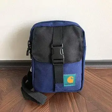 Carhartt 네이비 숄더백