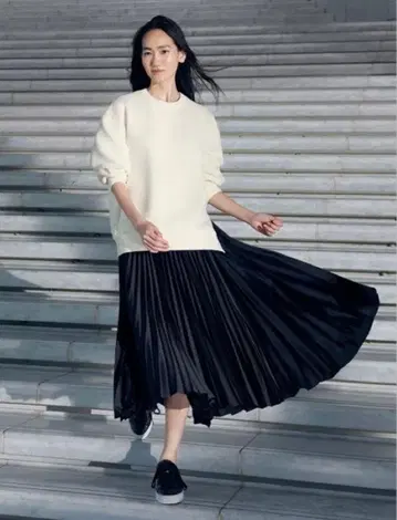 [ 새상품 ] 유니클로 x 띠어리 콜라보 플리츠 랩스커트 S