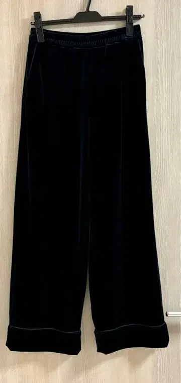 스픽앤스팬 네이비 스트레치 벨벳 이지 팬츠 배송비 포함