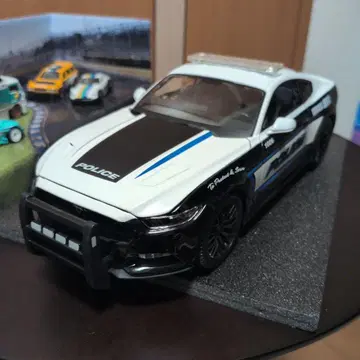 포드 머스탱 경찰 차량 1/18